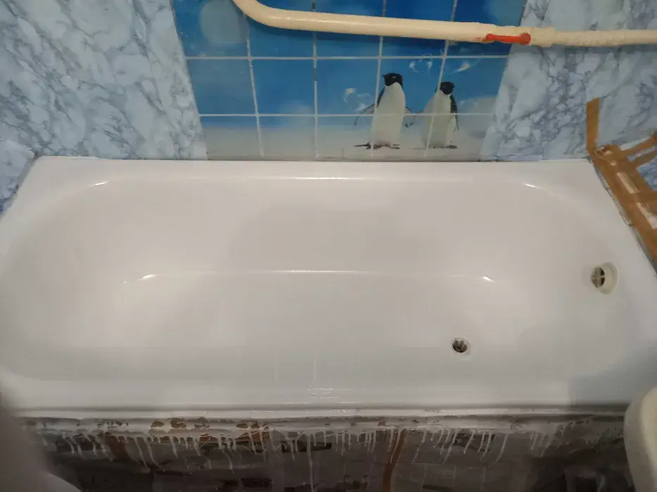 Bathtub after resurfacing in London